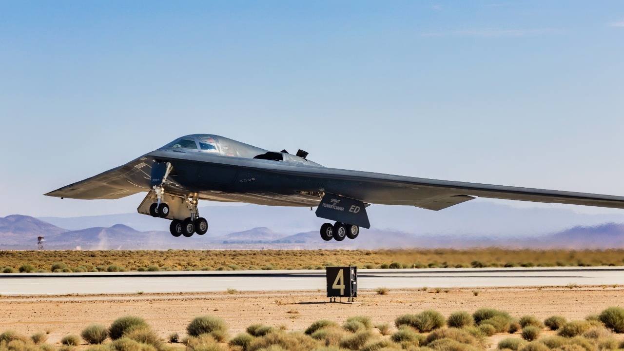 The Spirit of Pennsylvania B-2 Spirit assigned to the 419th Flight Test Squadron lands at Edwards Air Force Base, California, July 17. (Air Force photo by Lindsey Iniguez)