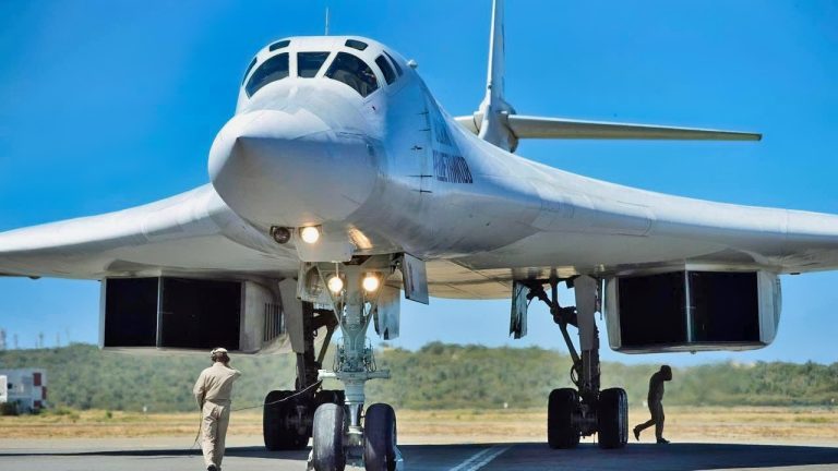 Tu 160 Inlet Russia's 'New' Tu-160M2 Bomber Has A Message for the U.S. Air Force ...