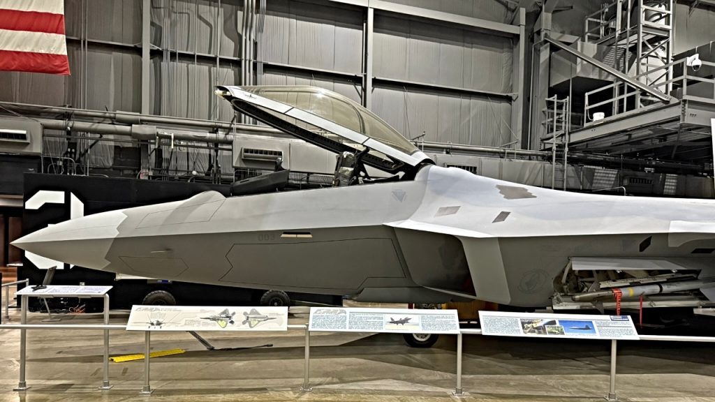 For 20 Years, the F-22 Raptor Couldn't Carry External Fuel Tanks ...
