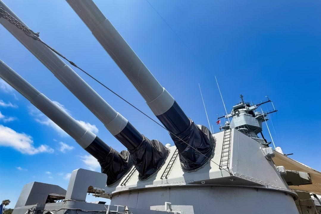 Step Aboard USS Iowa: The Iowa-Class Battleship That 'Could' Fight ...