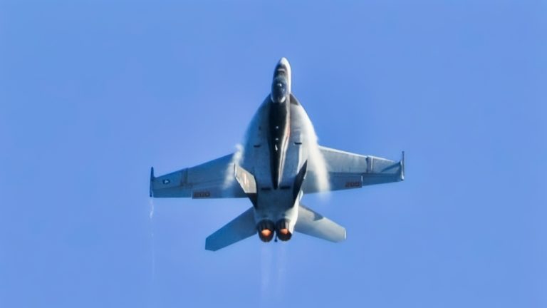 How Do Pilots Actually Eject From a Fighter Jet? - National Security ...