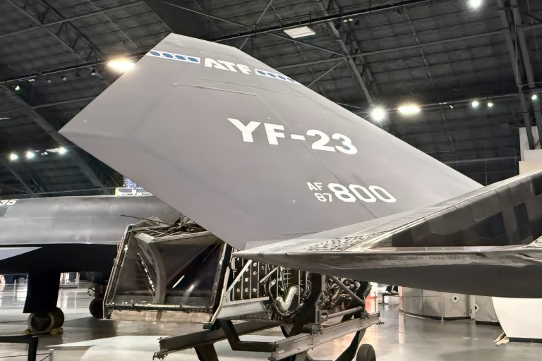 The YF-23 Black Widow II Stealth Fighter Almost Made the Ultimate ...