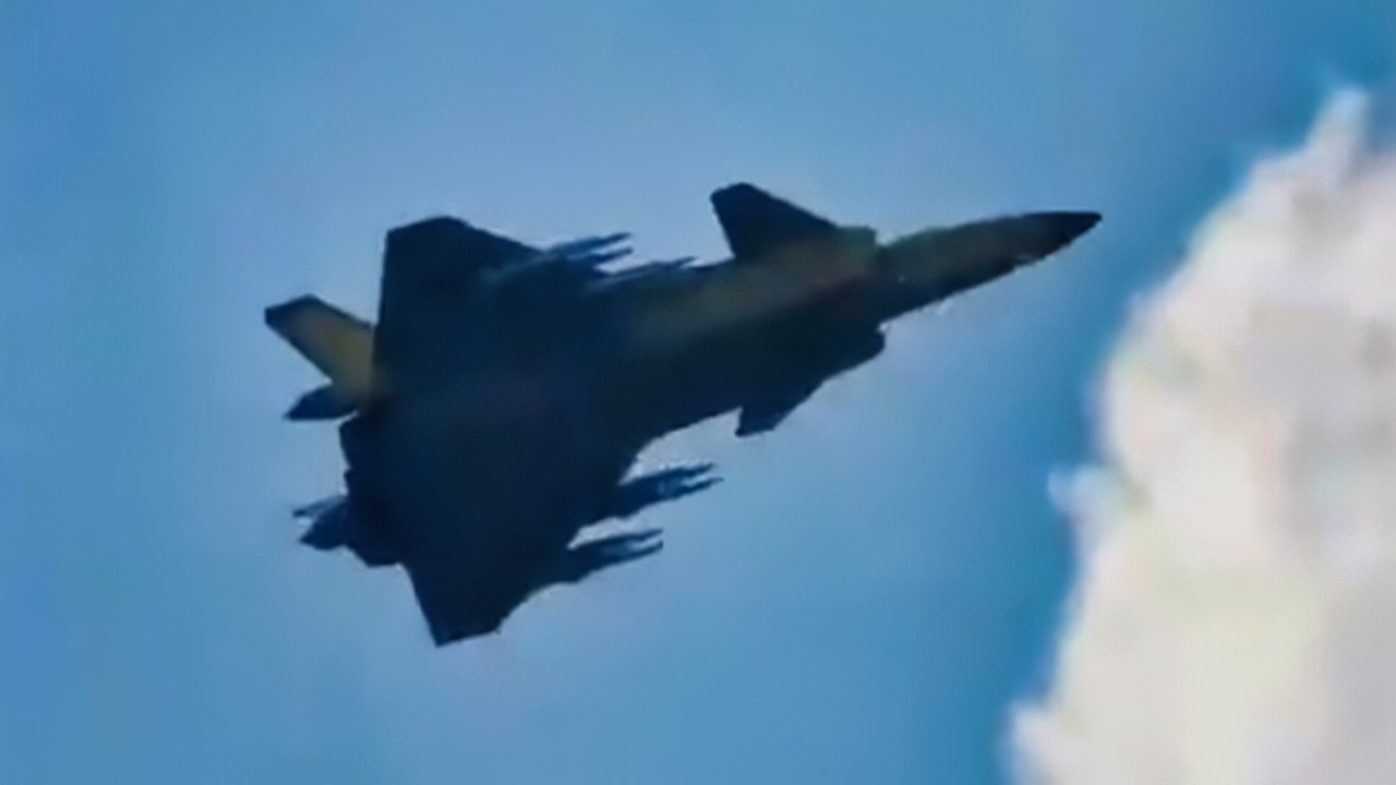 China J-20 Fighter in Beast Mode 