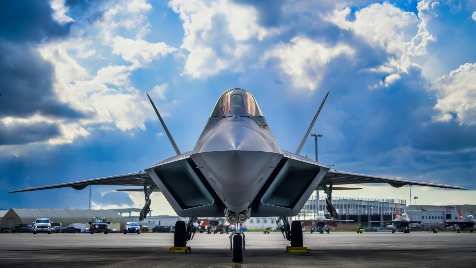 The F-22 Raptor Stealth Fighter Costs $85,000 Every Hour It Flies. The ...