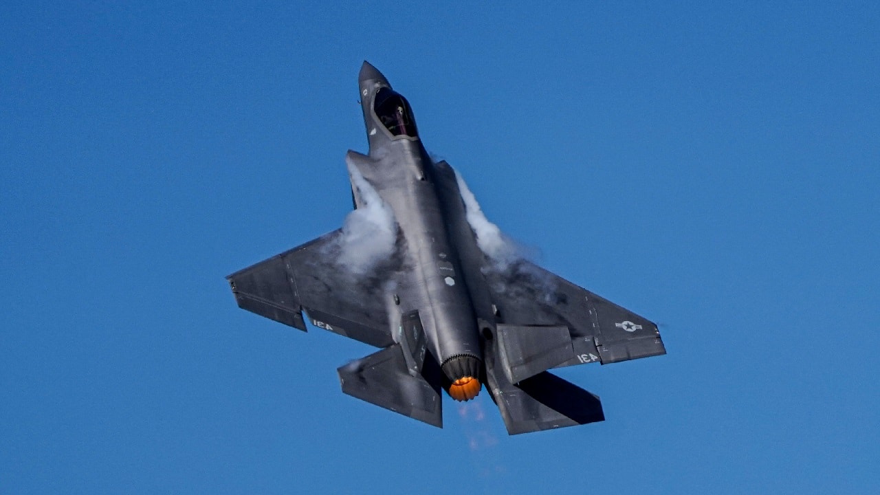 F-35 Fighter Heading Into the Sky
