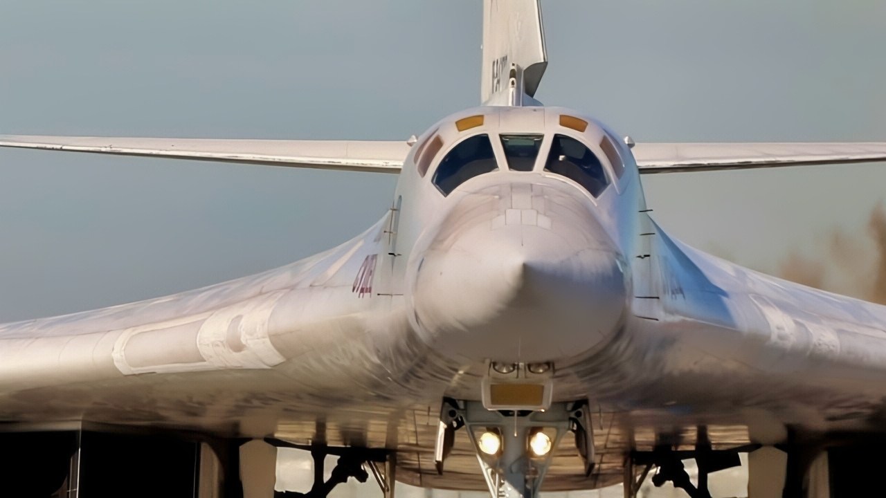 Tu-160 Up Close