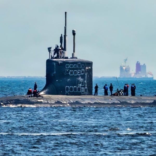 Virginia-class fast-attack submarine USS Montana (SSN 794) transits Tokyo Bay, April 28, 2026. Montana, homeported in Pearl Harbor, Hawaii, and assigned to Submarine Squadron 1, is conducting routine operations in the U.S. 7th Fleet area of operations. U.S. 7th Fleet, the Navy’s largest forward-deployed numbered fleet, routinely interacts and operates with allies and partners in preserving a free and open Indo-Pacific. (U.S. Navy photo by Mass Communication Specialist 2nd Class Daniel G. Providakes)