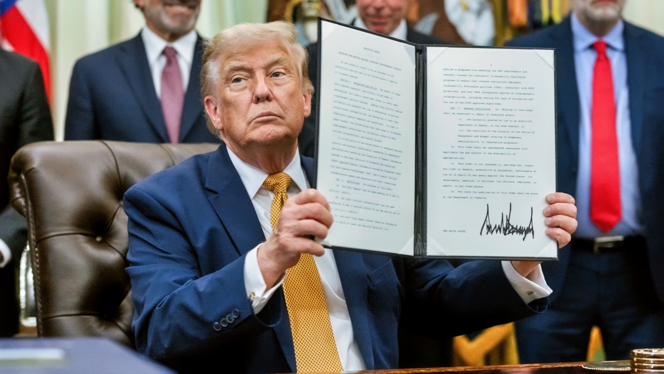President Donald J. Trump, joined by Secretary of War Pete Hegseth, Physicist John M. Martinis, Science and Technology Policy Director Michael Kratsios, Secretary of Commerce Howard Lutnick, Secretary of Energy Chris Wright, OMB Director Russ Vought, and others, delivers remarks after signing an Executive Order on quantum computing in the Oval Office, Monday, June 22, 2026. (Official White House Photo by Joyce N. Boghosian)