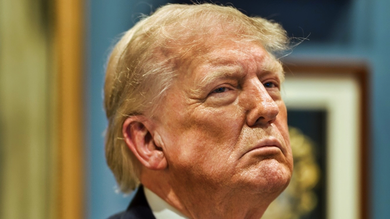 President Donald J. Trump watches the liftoff of Artemis II in the Outer Oval Office, Wednesday, April 1, 2026. (Official White House Photo by Daniel Torok)