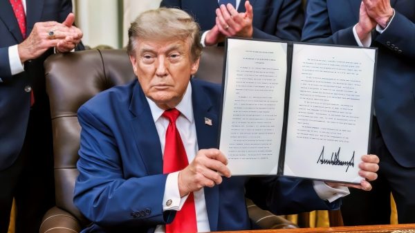 President Donald J. Trump signs executive orders alongside Utah Governor Spencer Cox and members of the Utah congressional delegation in the Oval Office, Monday, July 13, 2026. (Official White House Photo by Molly Riley)
