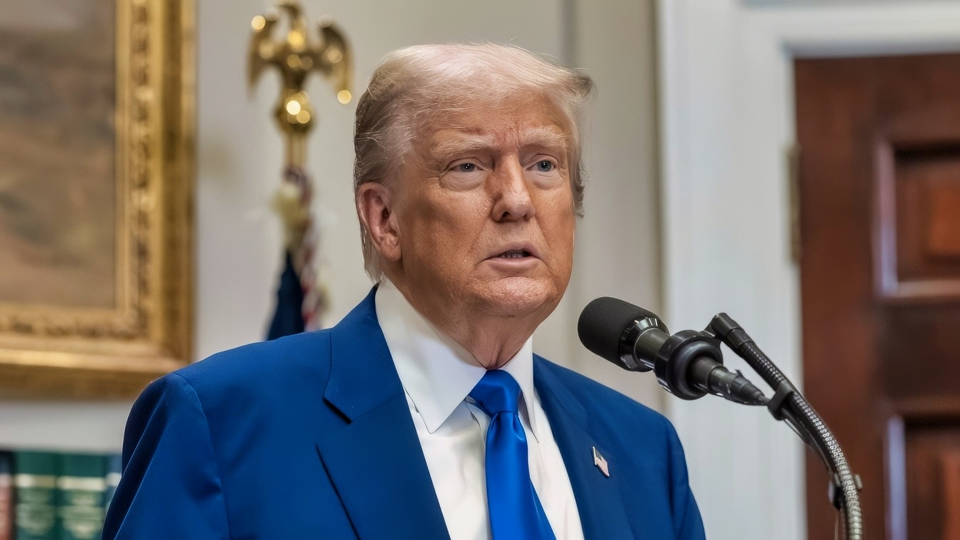 President Donald Trump holds a press conference with Health and Human Services Secretary Robert F. Kennedy Jr., Monday, May 12, 2025, in the Roosevelt Room. (Official White House Photo by Joyce N. Boghosian)