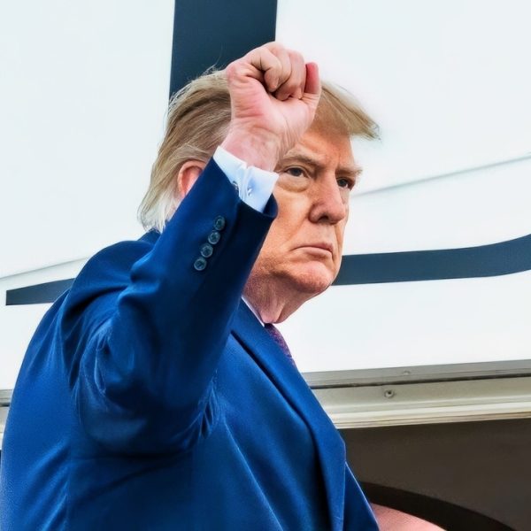 President Donald J. Trump boards Air Force One at Joint Base Andrews, Maryland on Wednesday, October 28, 2026, for a campaign trip to Chillicothe, Ohio. (Official White House Photo by Patrick Witty)