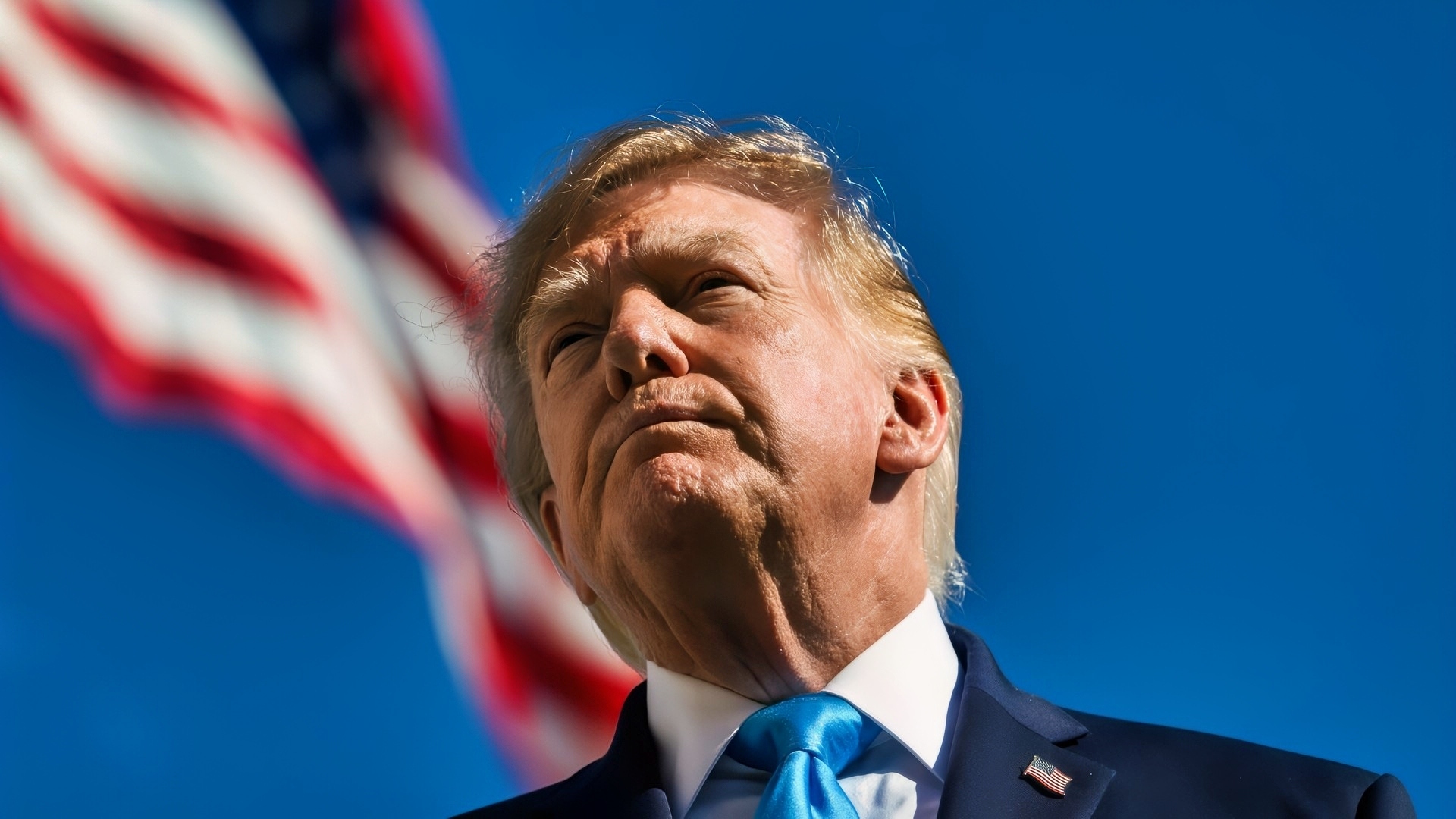 President Donald J. Trump boards Marine One on the South Lawn of the White House, Monday, October 5, 2026, en route Joint Base Andrews for a trip to Nebraska. (Official White House Photo by Daniel Torok)