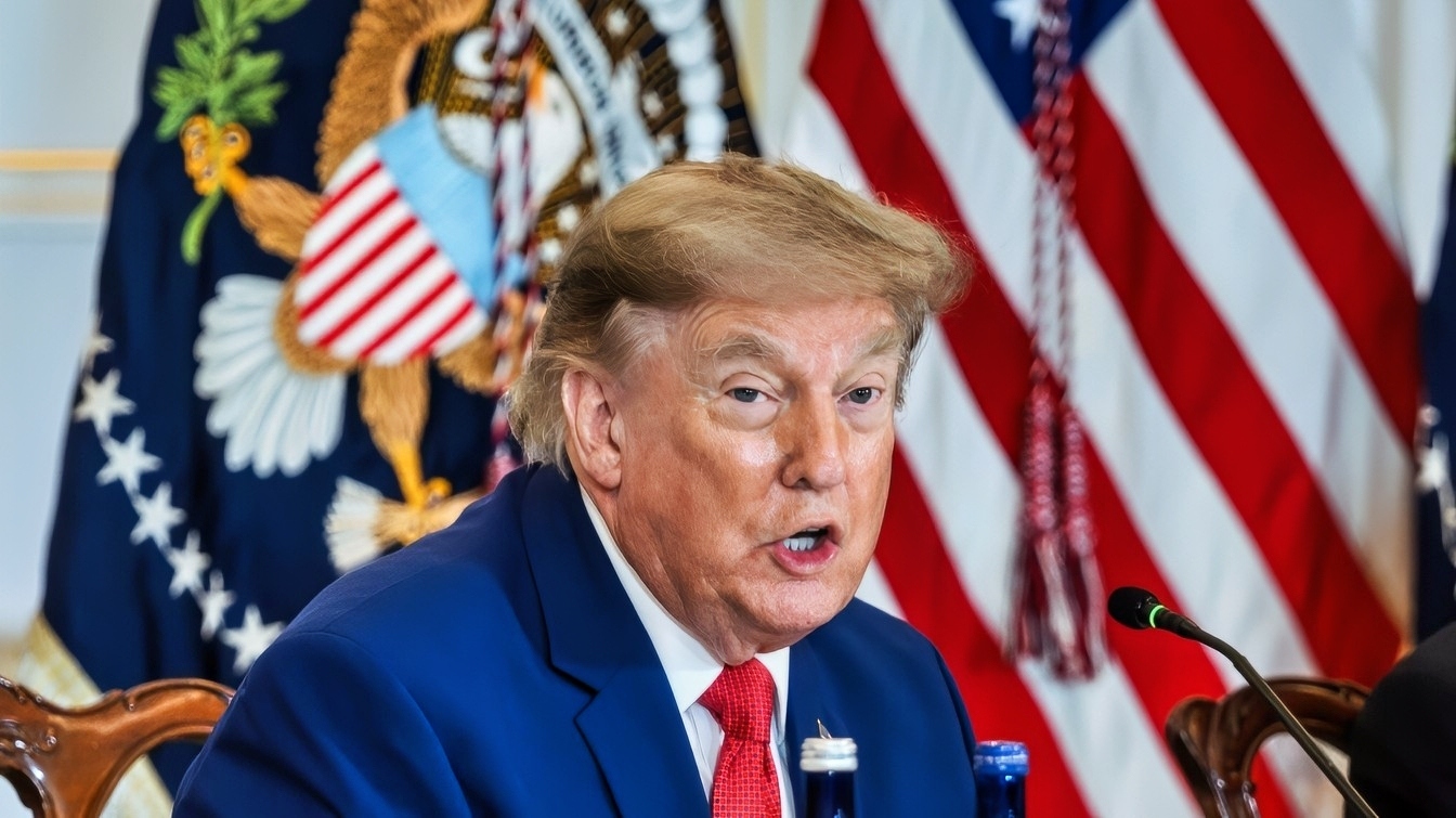President Donald J. Trump, flanked by Secretary of State Marco Rubio and Secretary of Interior Doug Burgum, attends a roundtable for the American mining industry, Friday, August 7, 2026, at the U.S. Department of State in Washington, D.C. (Official White House Photo by Joyce N. Boghosian)