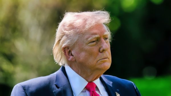President Donald J. Trump speaks with members of the media before boarding Marine One on the South Lawn of the White House, Thursday, April 16, 2026, en route Joint Base Andrews for a trip to Las Vegas. (Official White House Photo by Molly Riley)